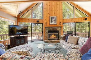 Spacious Cabin Sleeps up to 12 - Sky High #86